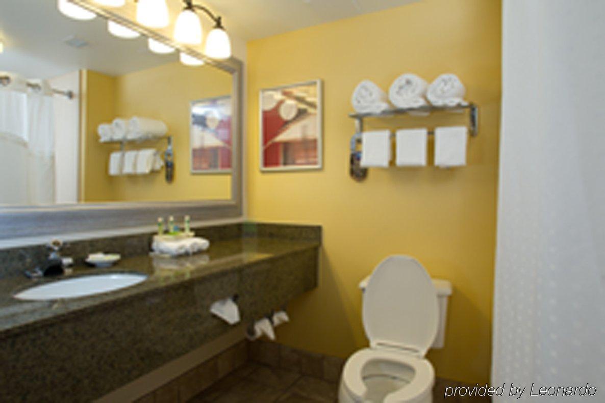 Hotel Express & Charleston-ashley Phosphate By Ihg